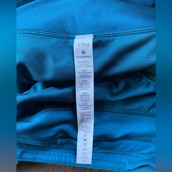Like New Lululemon Speed Up Short Size 6 in Illusion Tidal Teal Pattern - Picture 7 of 9